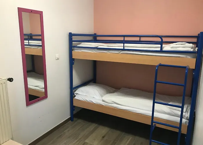 Hotel César climatisation dans la majorité des chambres Centre-ville Gare Charleville-Mézières