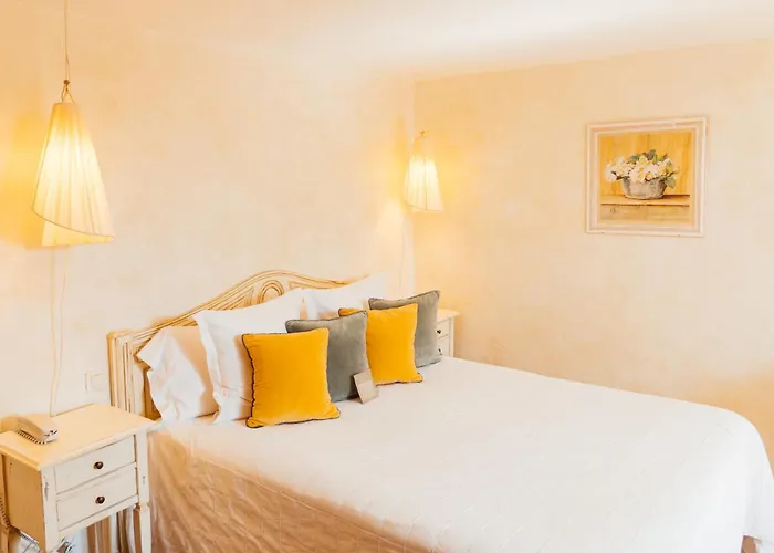 Hotel Omma à Roussillon en Isere