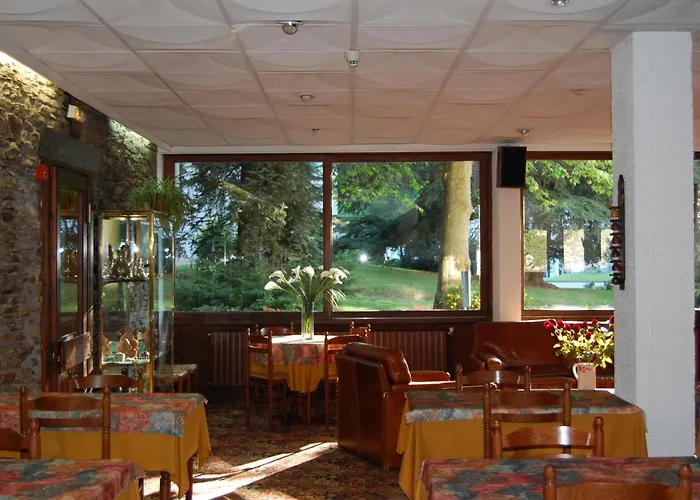 Hotel De Paris Bagnères-de-Luchon