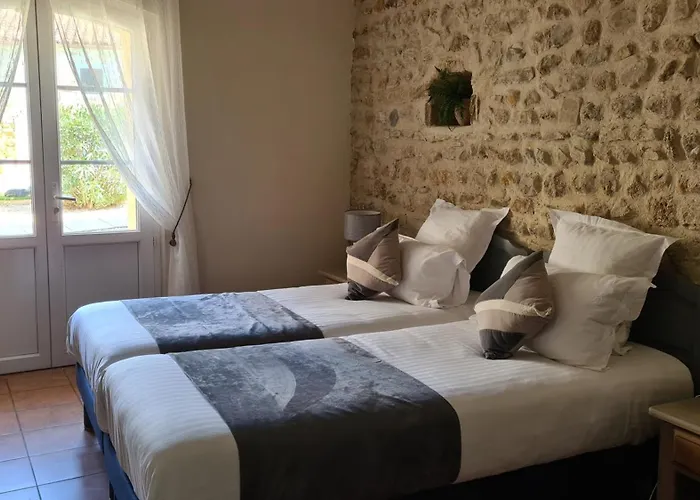 Logis Hôtel La Bastide Saint Bach Suze-la-Rousse
