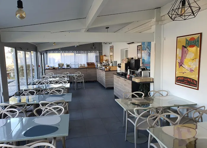 Logis Hotel Restaurant des Lacs Paris Sud Viry-Châtillon