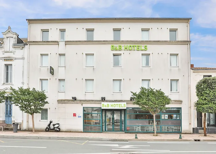 B&B HOTEL Les Sables-d'Olonne Centre Gare