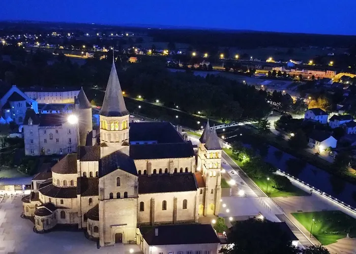 Hotel De La Basilique Paray-le-Monial