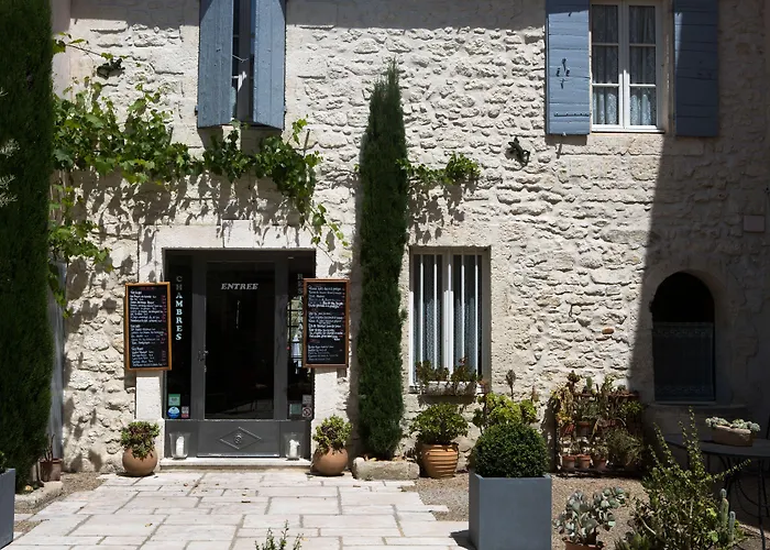 Bed and Breakfast Les Jardins De La Livrée à Villeneuve-lès-Avignon
