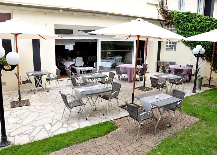 Logis Hôtel-Restaurant La Croix Couverte Mayenne