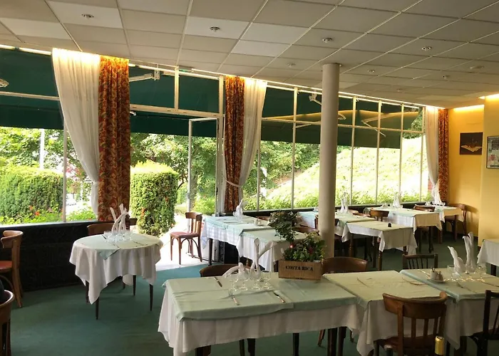 Logis Terrasse Hotel Lisieux